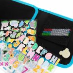 Úti játszókönyv matricákkal, filctollal