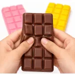 Táblás csoki squishy, illatos antistressz játék, 7x15cm, többféle változat