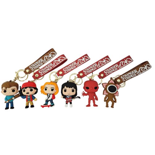 Stranger Things kulcstartó pánttal, kb. 6 cm magas, többféle