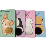 Állatos ajándéktáska pamacsos díszítéssel 23x18x10cm, közepes, többféle