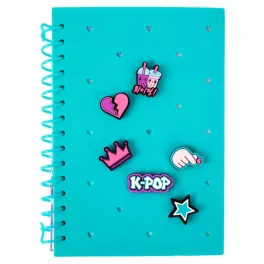   K-POP spirál füzet, A/5, kockás, 100 lap, műanyag borítóval, 3D díszekkel, CoolPack K-Pop